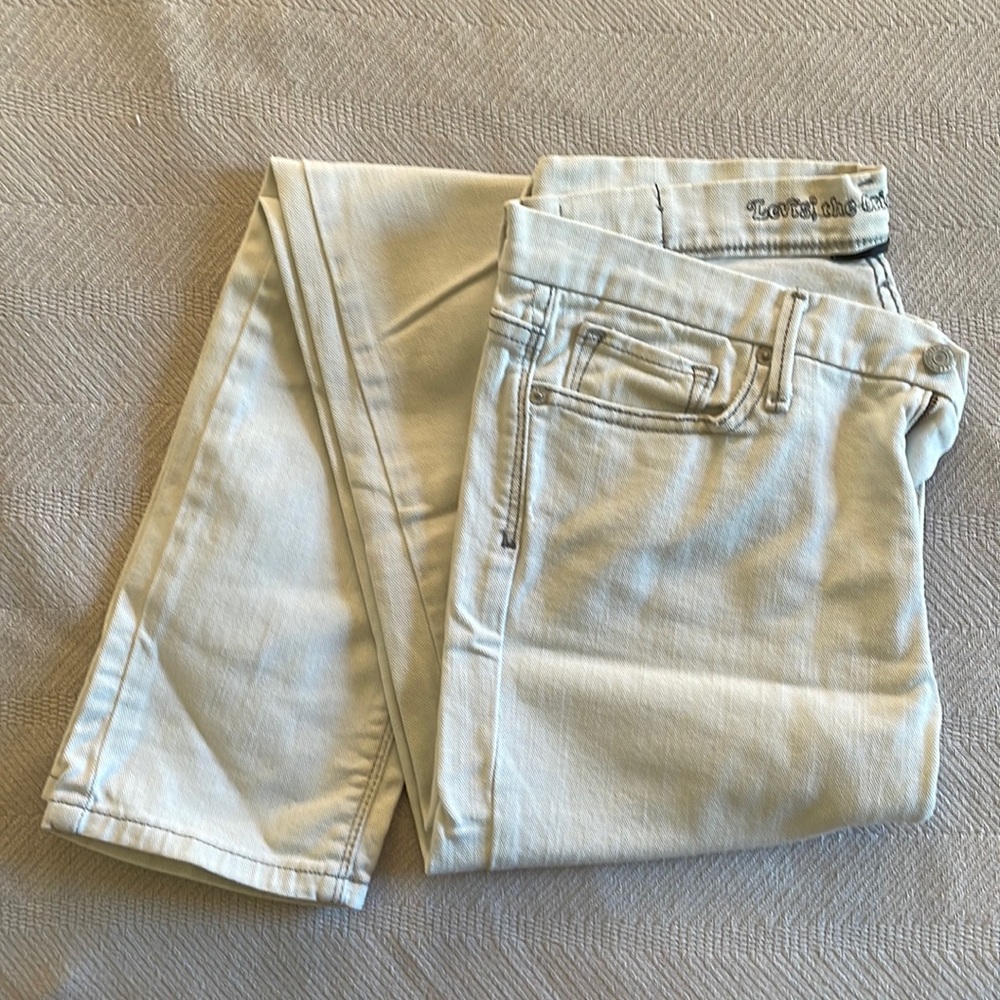 White Levi’s Skinny 631s, Size 9
